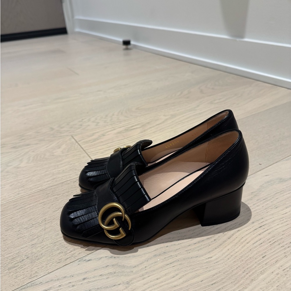 Gucci Marmont Black Leather Fringe Loafers with Gold Logo - Picture 2 of 5